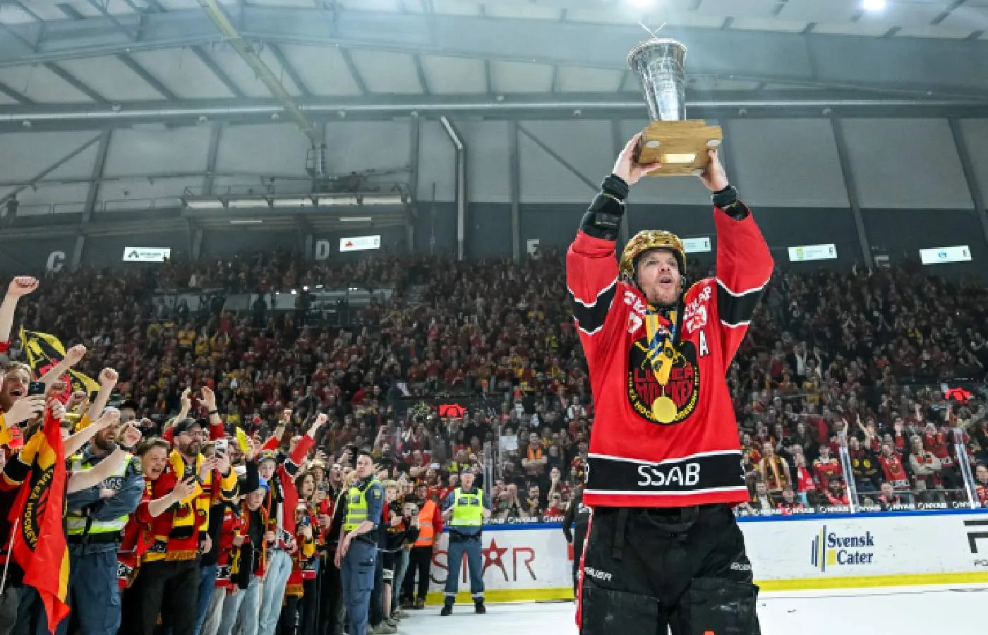 Förlänger med guldhjälten – med minuter till nedsläpp