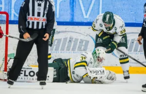 Märkliga bilderna – målvakten lämnade plötsligt