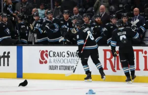 Seger för Utah Mammoth – efter Nick Schmaltz hattrick