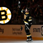 Chara hyllas av Boston – tröjan ska hissas i taket