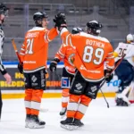 Svårstoppade Karlskrona fortsätter vinna – 6–3 mot svaga Västervik