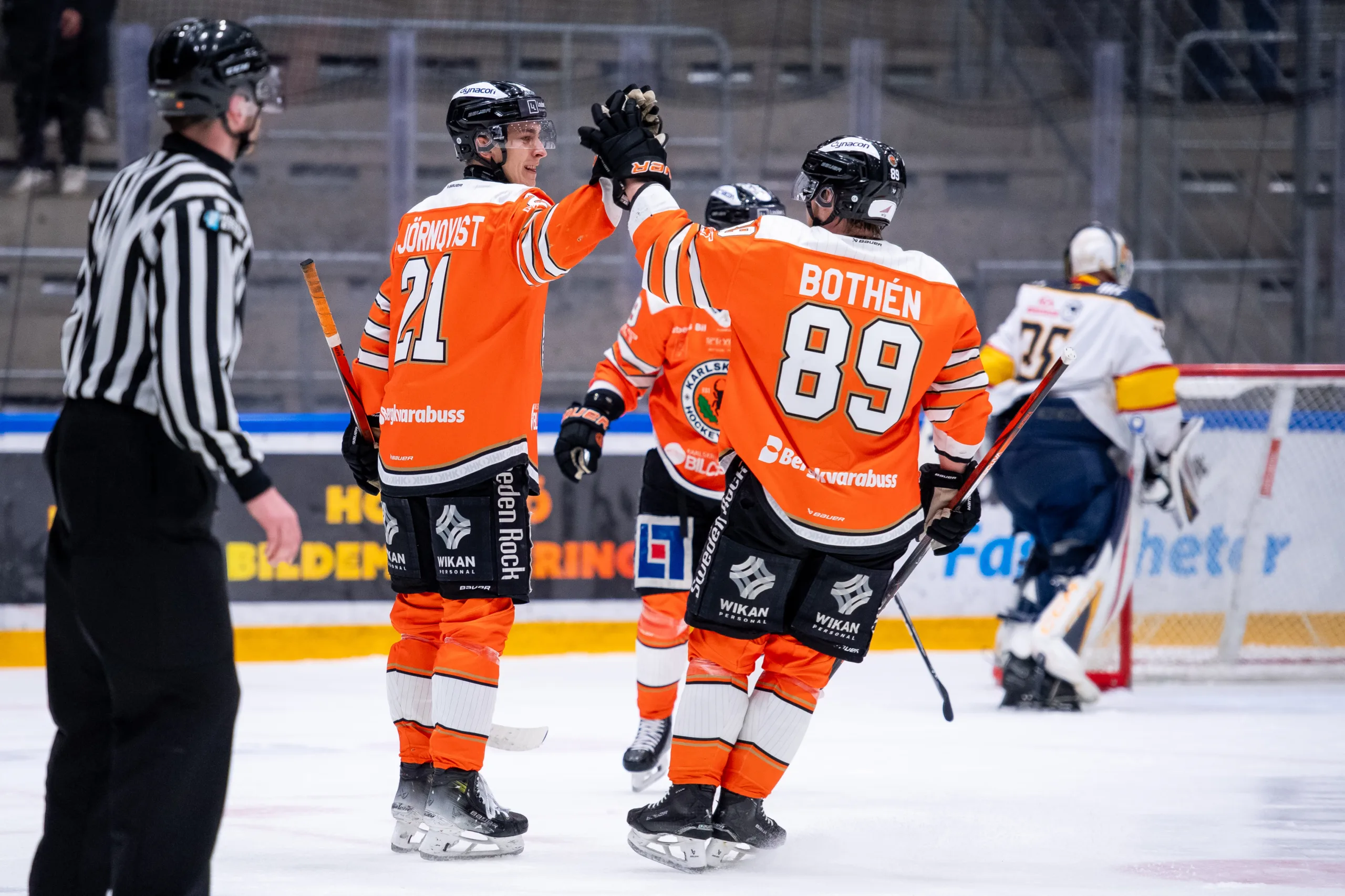 Svårstoppade Karlskrona fortsätter vinna – 6–3 mot svaga Västervik