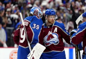 Två mål för Colorados Nathan MacKinnon i segern mot Boston