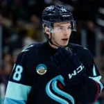 Förre SHL-talangen skickas ned – efter två NHL-matcher