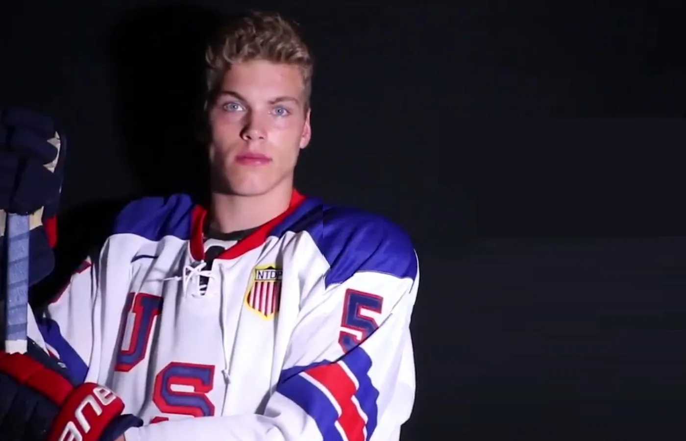 Svenske legendarens son trejdad i natt