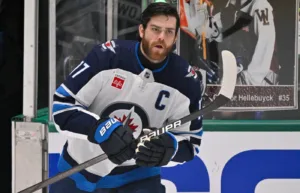 Lagkaptenen förlänger – får 240 miljoner