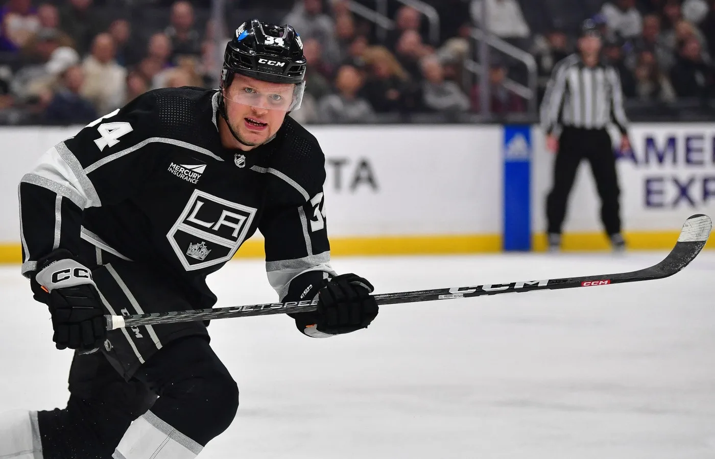 Tidigare storlöftet anklagas för att ha stulit flickvännens pengar