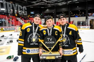 TV-puckshjälten uttagen till Elitlägret – här är truppen