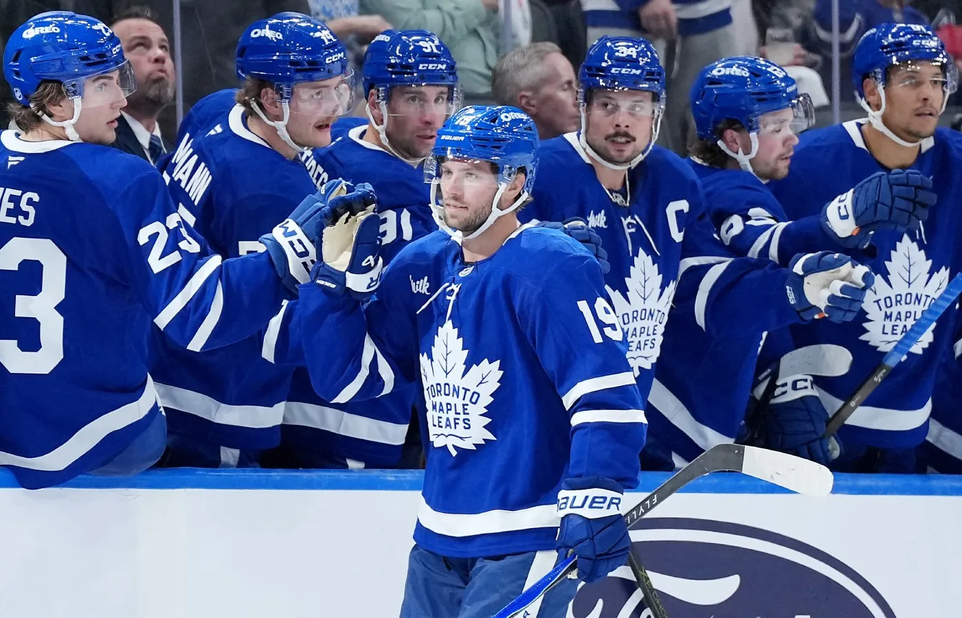 Svensken flyttas upp – får chansen intill Nylander