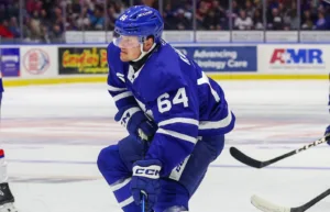 Stängs av utan lön – efter att ha lämnat laget