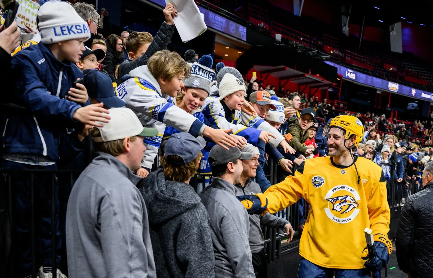 Filip Forsbergs fina gĂ„va: ”Hockey Ă€r en dyr sport”