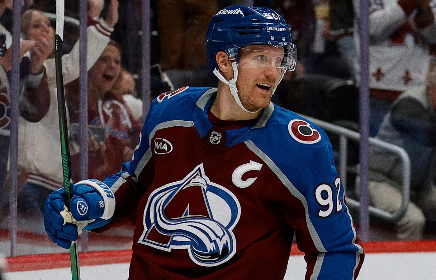 Gabriel Landeskog sätter första NHL-målet – på 1 347 dagar