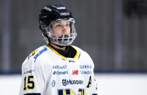 Bryter med svenskan – dagar innan premiären