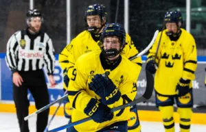 Sverige studsade tillbaka i U17-VM – men tuff kvart väntar
