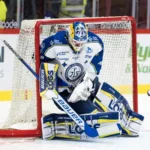 Målvaktstalangen tillbaka på is: ”Det är väldigt kul”