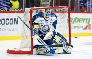 Målvaktstalangen tillbaka på is: ”Det är väldigt kul”