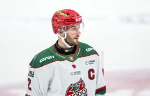 Kritiserar trotjänaren: ”Har högre krav”