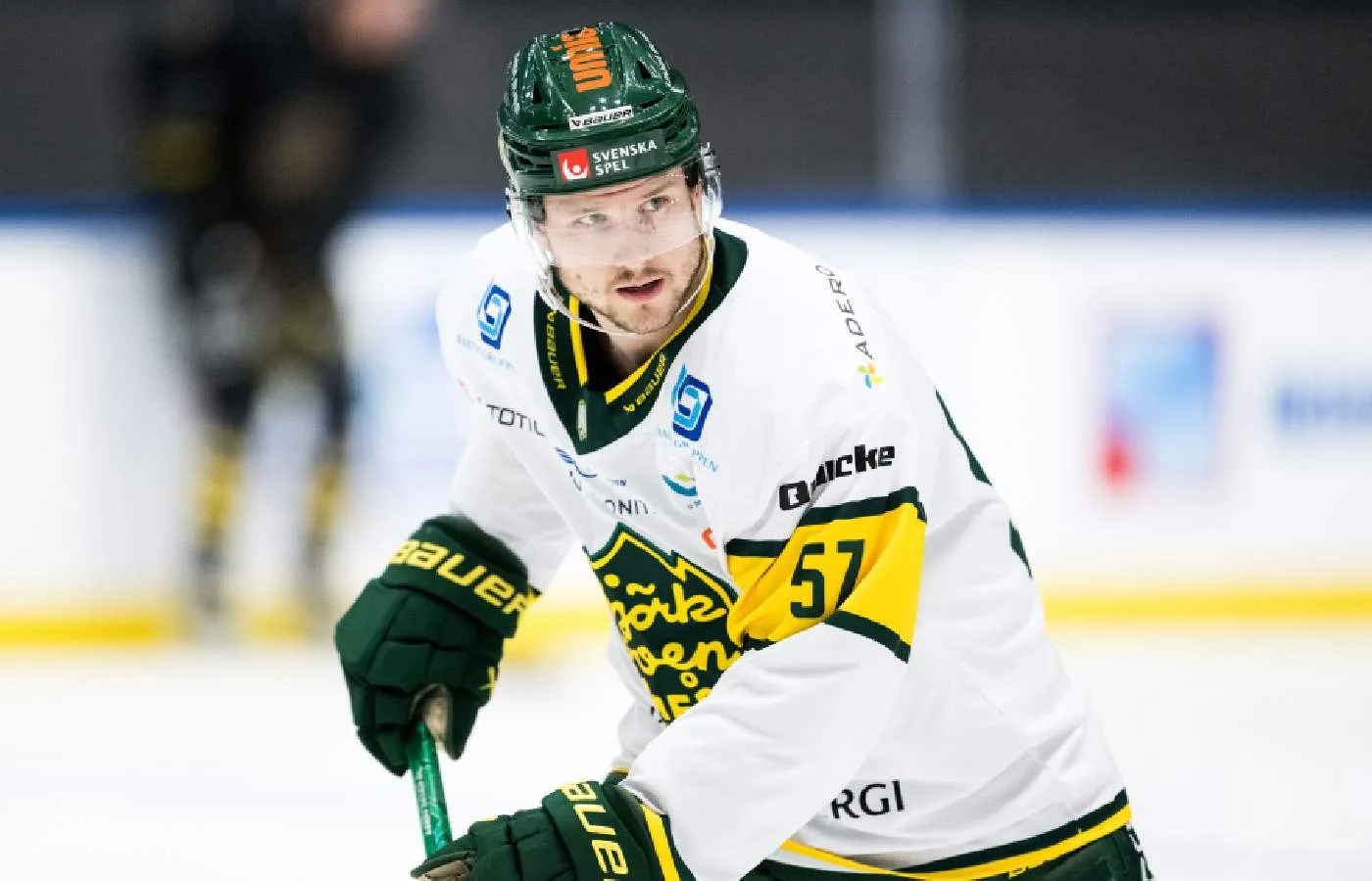 Stängs av för knätackling: ”Missar kroppskontakten”