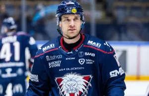 Russell gör succé i Tyskland – förlänger kontraktet