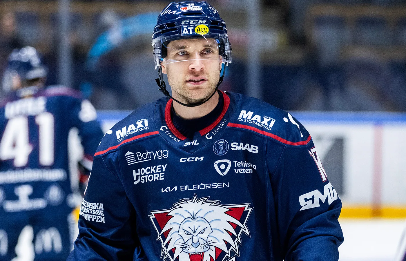 Russell gör succé i Tyskland – förlänger kontraktet