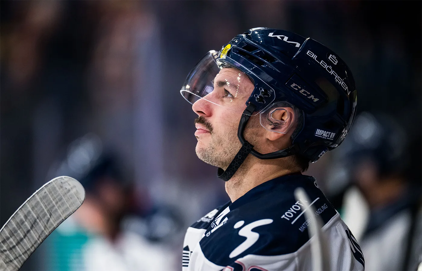 Stjärnan petas av Linköping – 18-åring ersätter