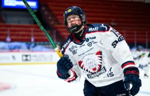 Stjärnan lämnar LHC – jagar kontrakt i PWHL