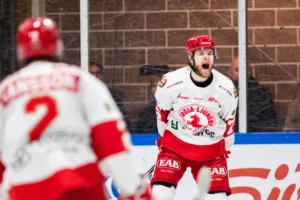 Två mål för Troja-Ljungbys Jonathan Wikström i segern mot Modo Hockey