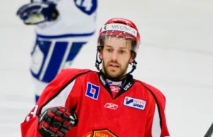 Profilens comeback i Hockeyettan – som 49-åring