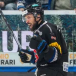 Förre SHL-backen förlänger – efter succén