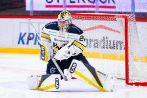 HV:s drag i skadekrisen – värvar tidigare JVM-målvakt