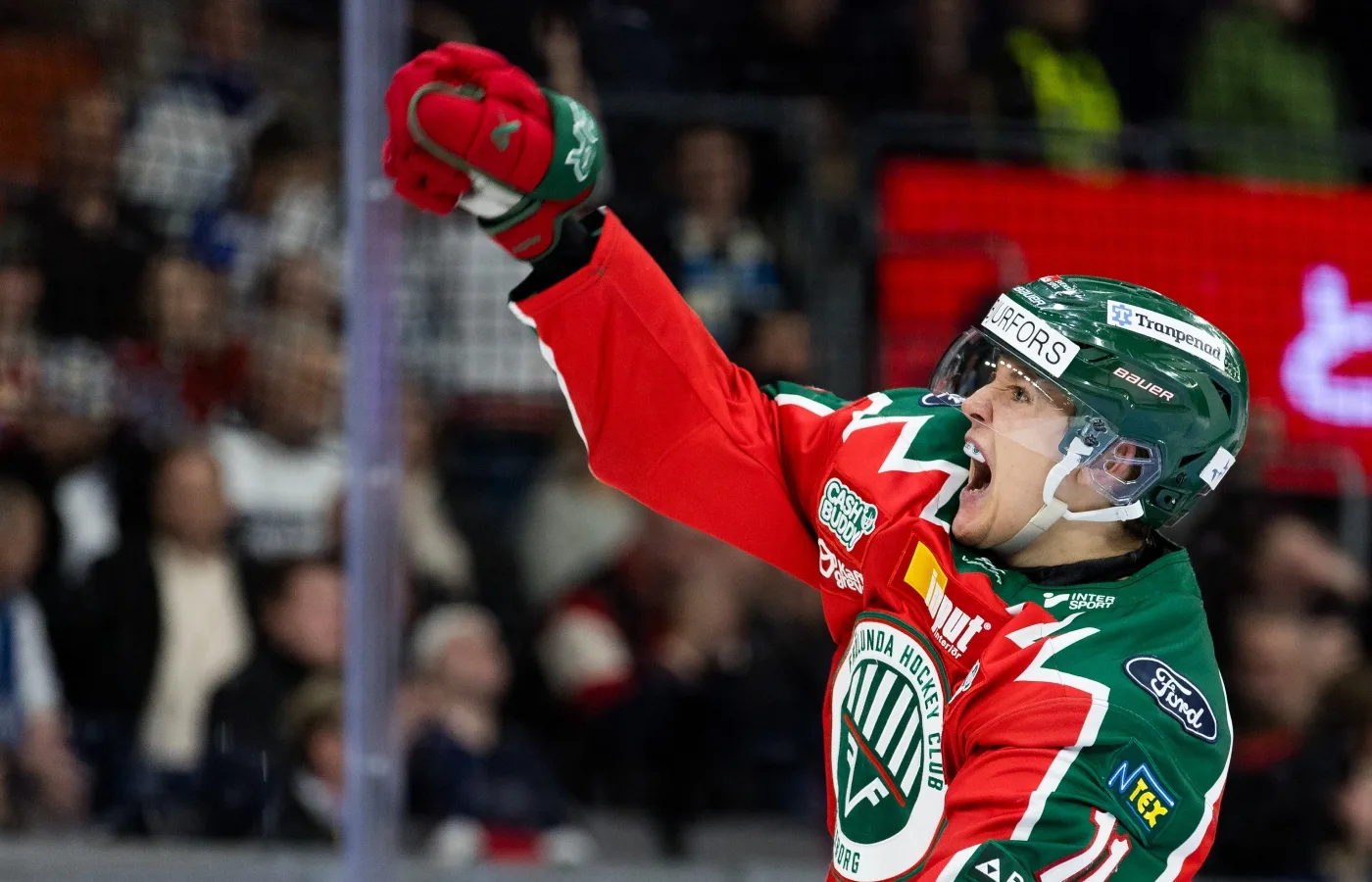 Tidigare SHL-forwarden stannar i Finland