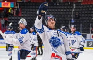 Kaptenen förlänger: ”En person som sätter standarden”