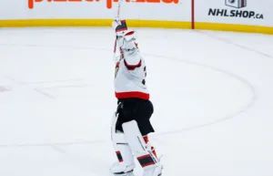 Ullmark hyllas – efter säsongens första nolla