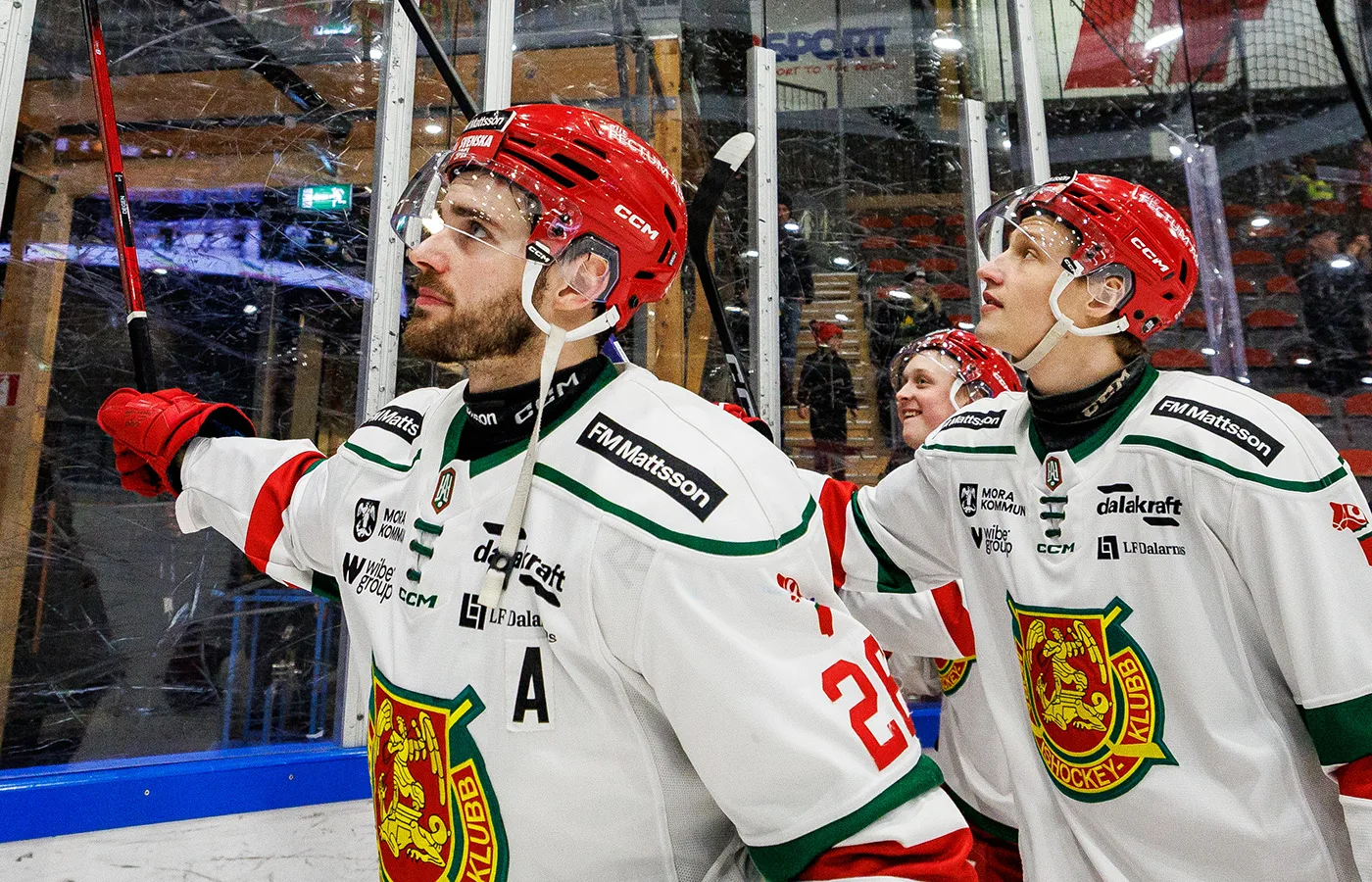 Moras lyft – kliver upp på topp sex