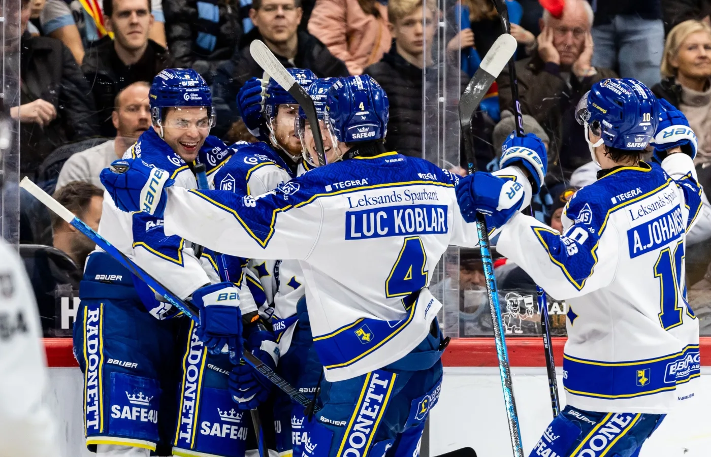 Blev av med kaptensskapet – målskytt direkt