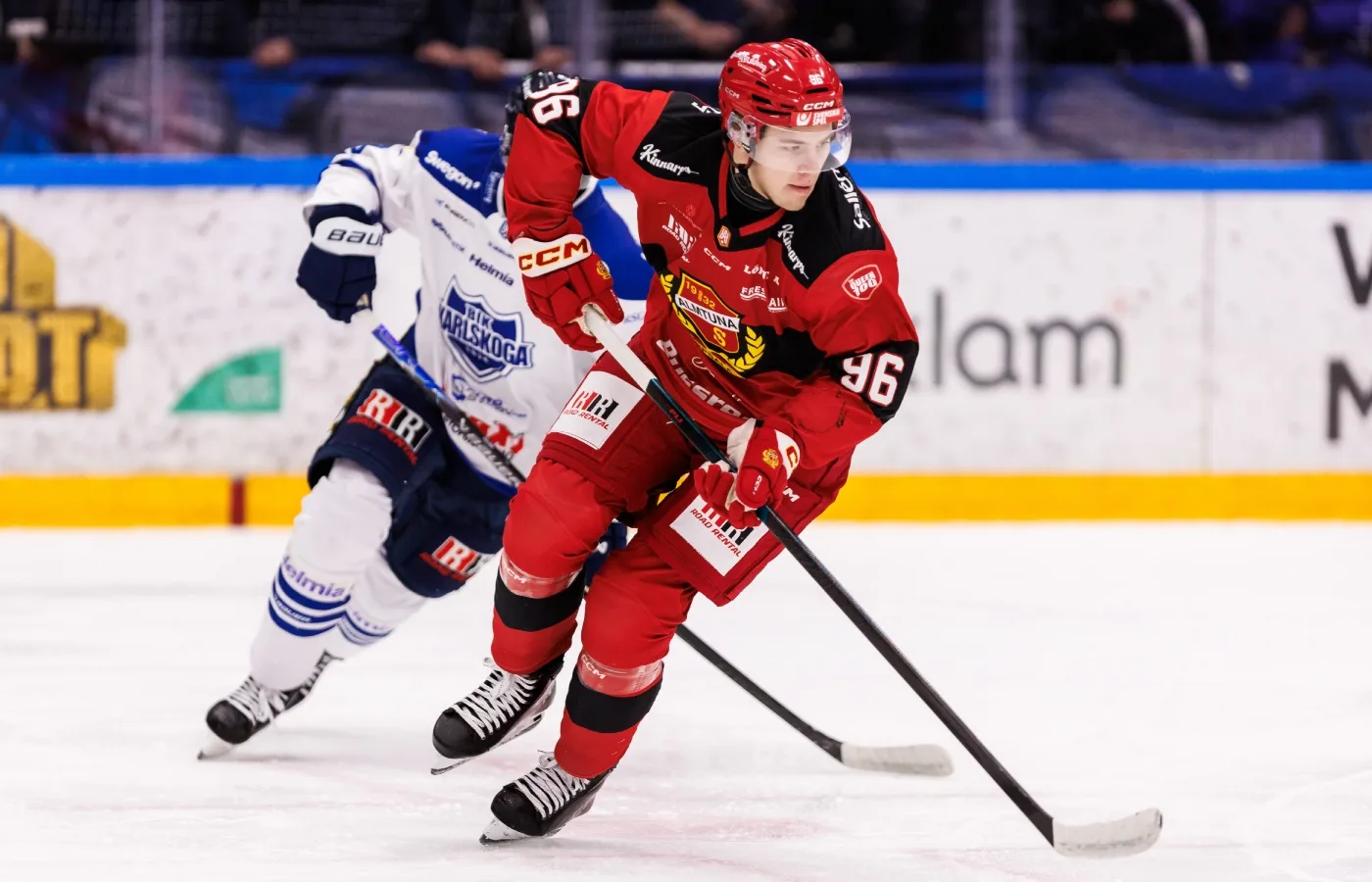 Forwarden kallas tillbaka till LHC – kan SHL-debutera