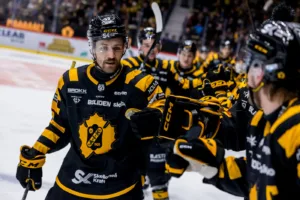 Beskedet: Med i matchtruppen efter skada