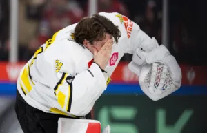 Målvakten lämnade isen – skadades av egen spelare