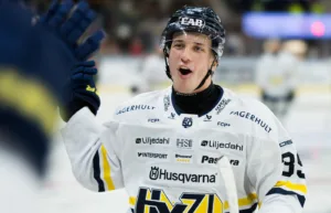 HV71 säljer JVM-forwarden – lämnar omgående