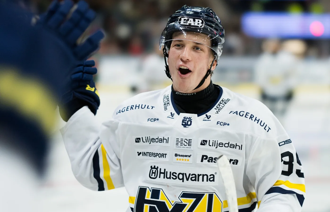 HV71 säljer JVM-forwarden – lämnar omgående