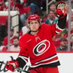 TV: Här sätter svensken sitt första NHL-mål