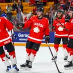 Kanada utklassade sig till semifinal i JVM