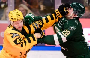 Stängs av efter slagsmålet – men får olika straff