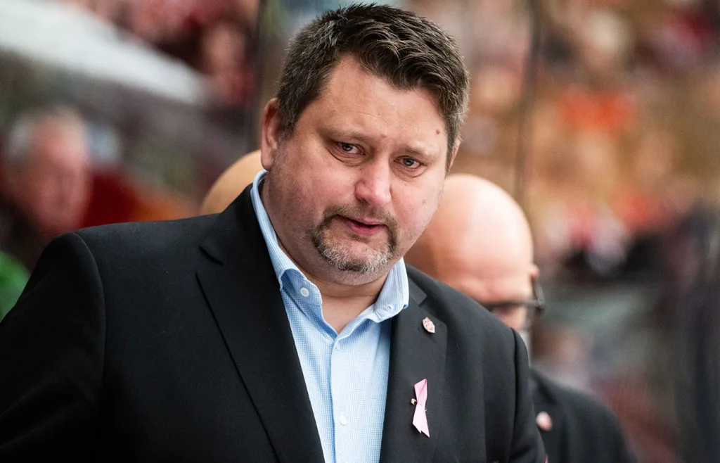 Nuvarande bild: Mattias Karlin.