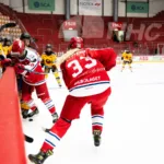 Matchen ställs in – efter trafikolycka