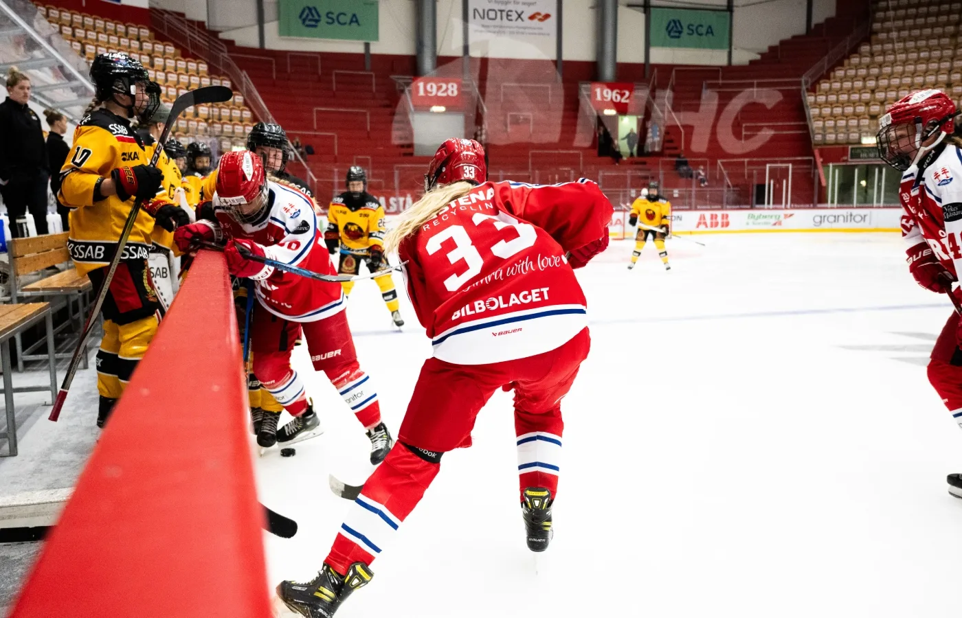 Matchen ställs in – efter trafikolycka