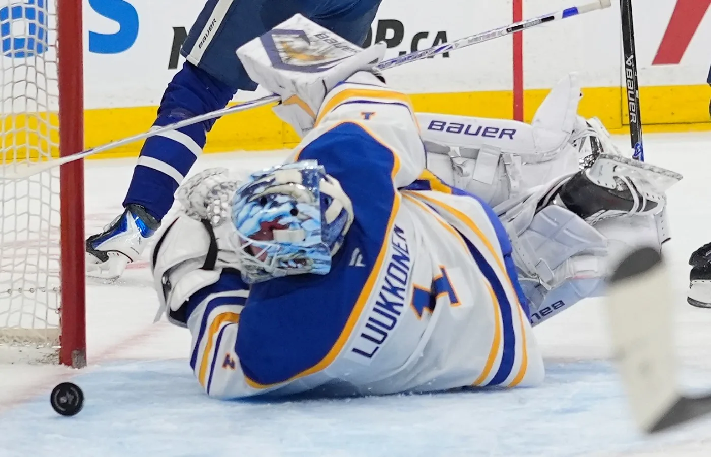 Finskt OS-bekymmer – målvakten klev av skadad