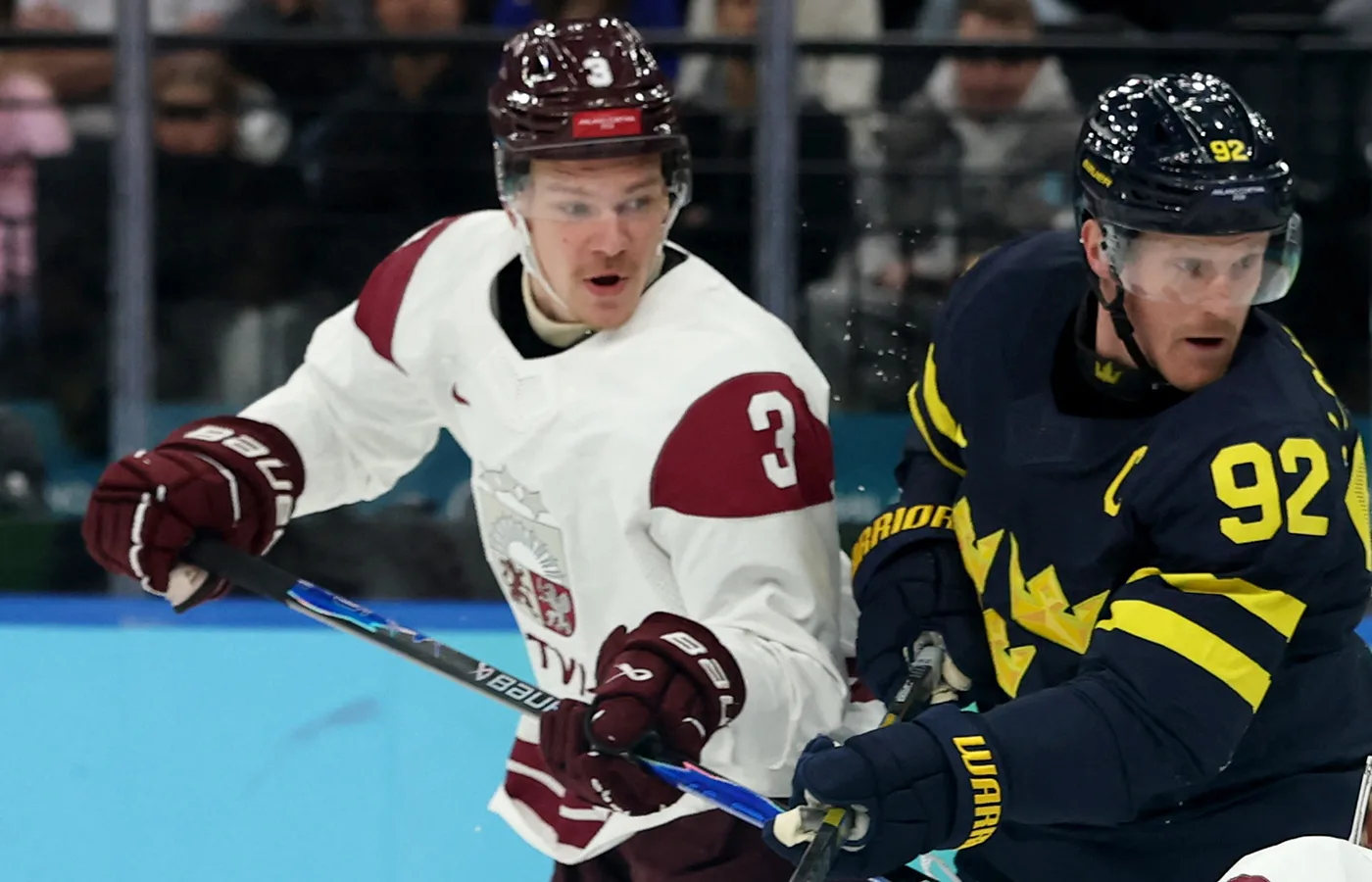 Jättetalangen flyttar – byter klubb inför NHL-draften