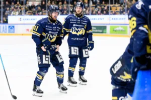 Missar matchen – då är HV:s viktiga forward tillbaka