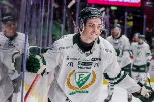 Slår tillbaka: ”Spelar jag i ett lag i Sverige är det Färjestad”